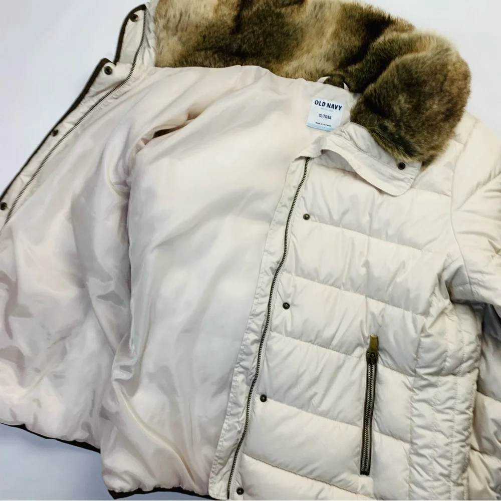 Old Navy Women’s Puffer Jacket Size XL - Cream with Faux Fur Collar Winter Coat - Picture 9 of 15